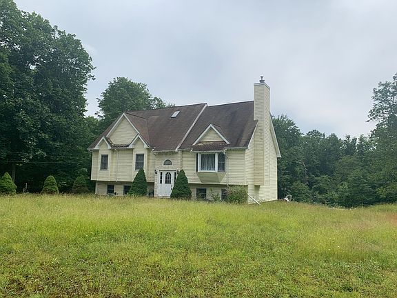 3rd image of 208 Creek Run