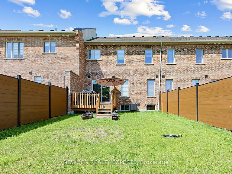 9 Hickling Ln — Photo 31