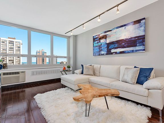 4th image of 88 W Schiller St APT 1905