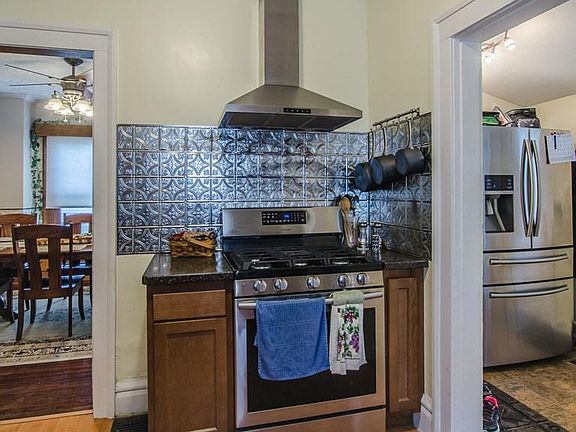 5th image of 714 Chestnut St