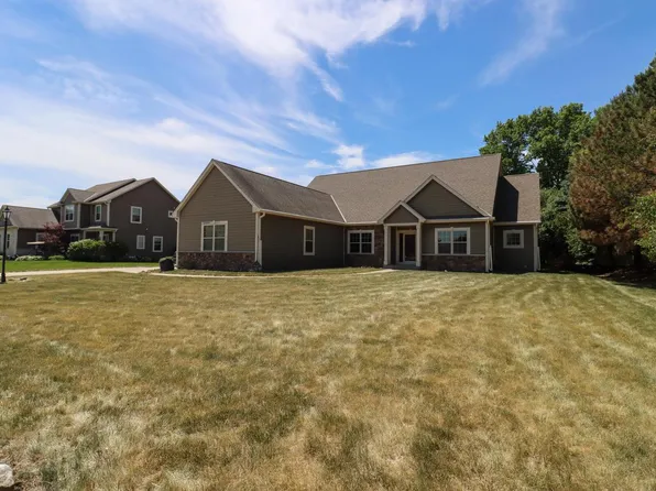 W245N2799 Single Tree DRIVE, Pewaukee, WI 53072