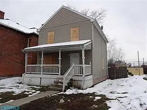 271 N 18th St photo 1