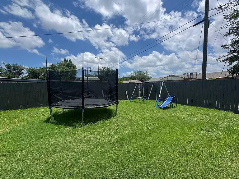 Jasmine Ln — Photo 34