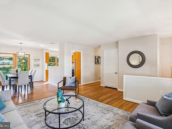 3rd image of 8523 Freyman Dr