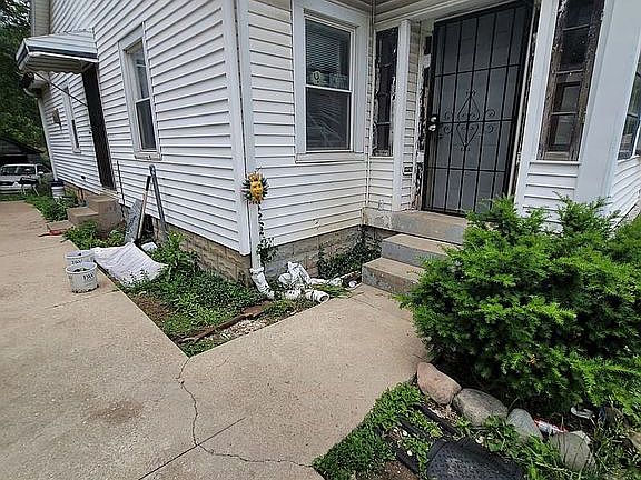 3rd image of 3528 Brouse Ave