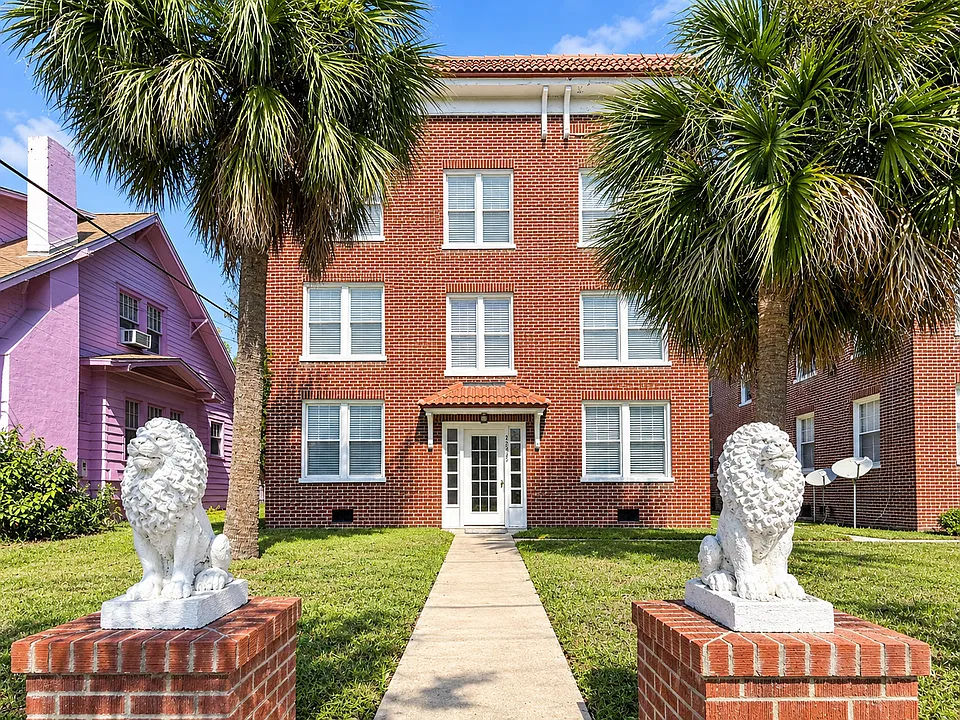 College St 2623