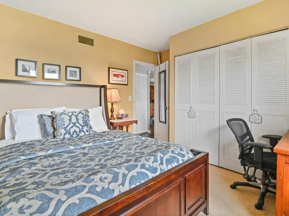 209 Lake Frances Drive, West Palm Beach, FL 33411