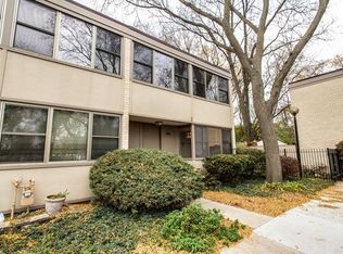 824 S Ada St, Chicago, IL 60607