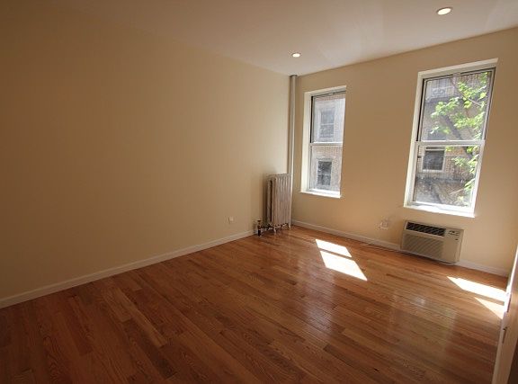 3rd image of 247 Wadsworth Ave APT 3B