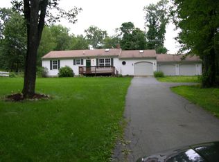 112 Center St, Thompson, CT 06277