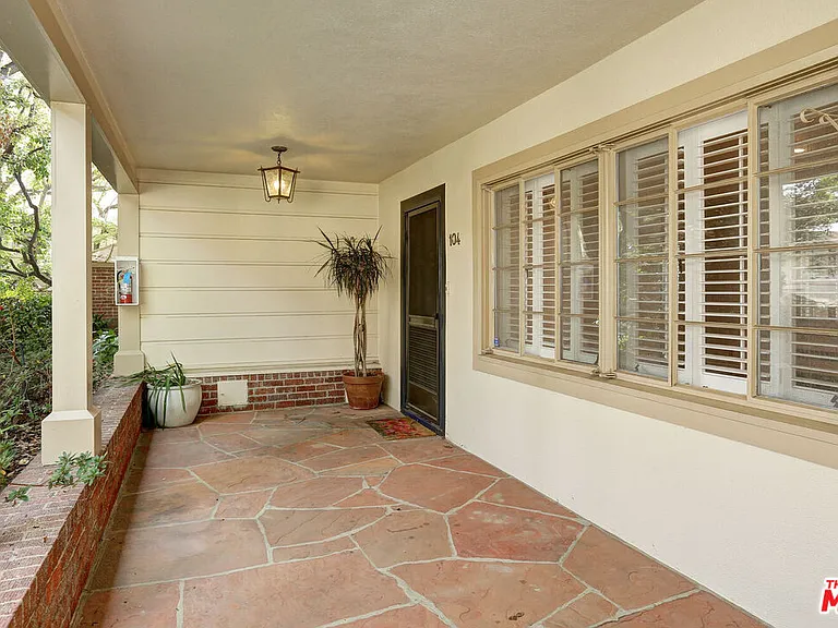 11901 W Sunset Blvd #104 — Photo 3