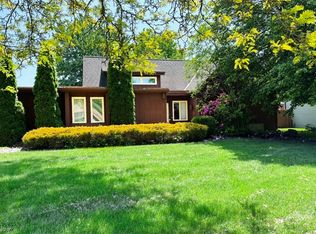 8388 Dallas Dr, Mentor, OH 44060