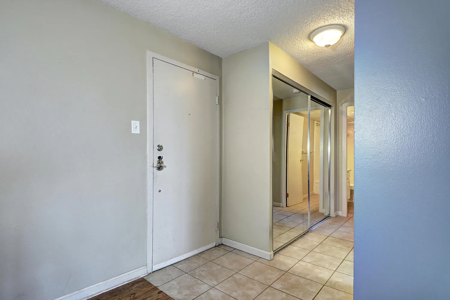 2 bed, 885 sqft, $2,100 — Photo 4