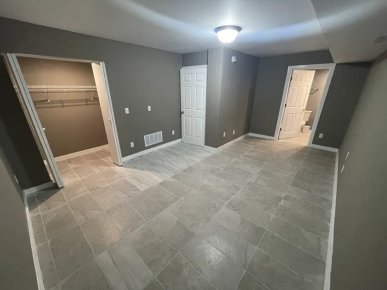 806 E 38th St #3 — Photo 1