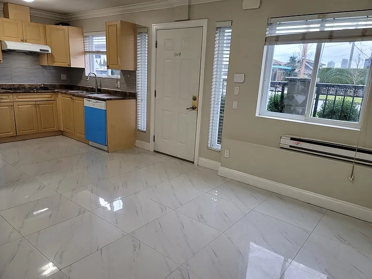 3197 E 6th Ave — Photo 18