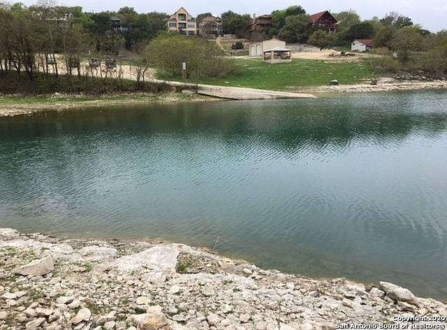 1st image of 583 Oak Shores Dr
