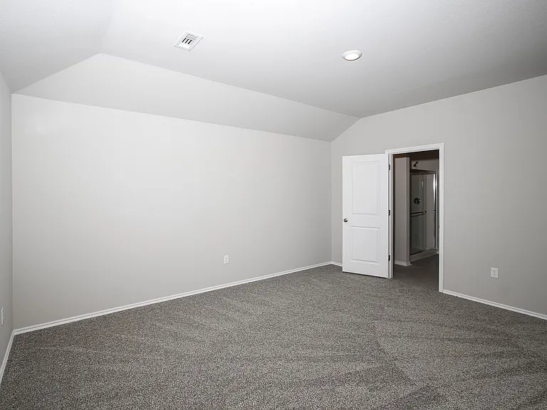 606 Comanche Dr — Photo 10