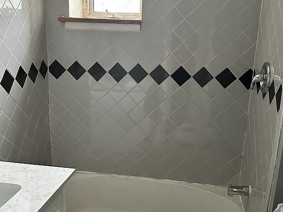 5th image of 3117 Morse St