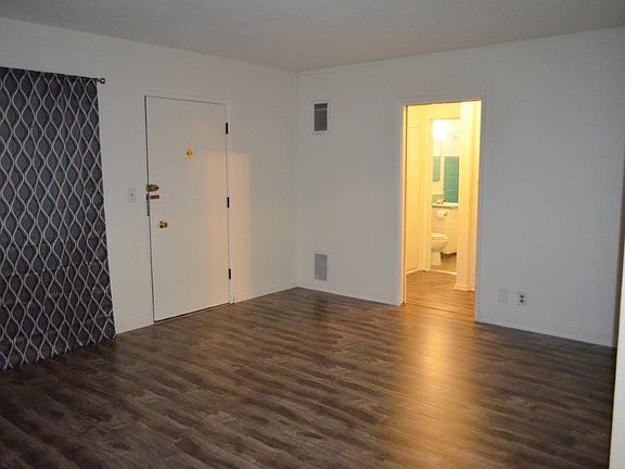 2nd image of 741 S New Hampshire Ave APT 6