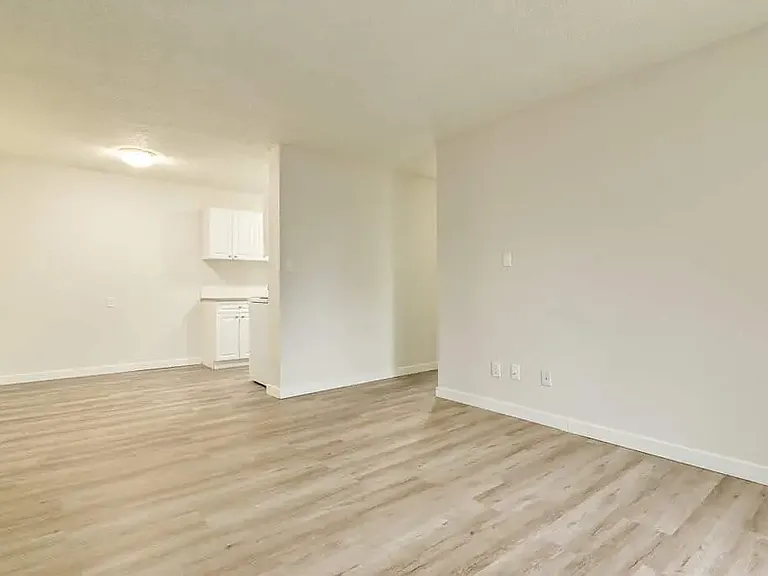 4506 45th Ave — Photo 14