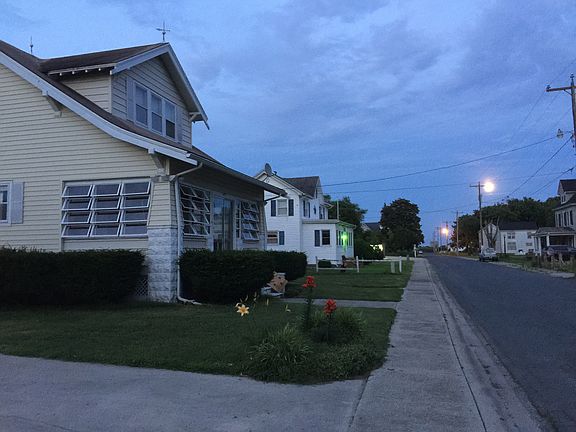 3rd image of 1453 Stockton Ave