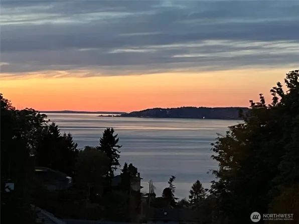 619 SW 297th Street, Federal Way, WA 98023