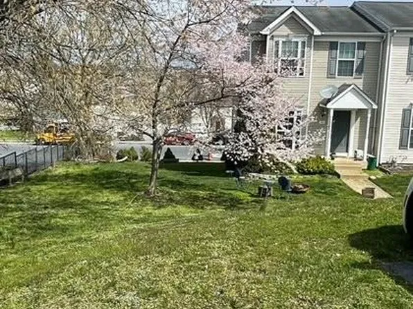 200 Kentshire Dr, Lancaster, PA 17603