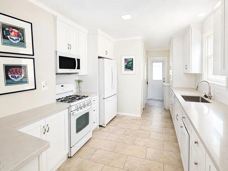 8321 Doris Ave — Photo 5