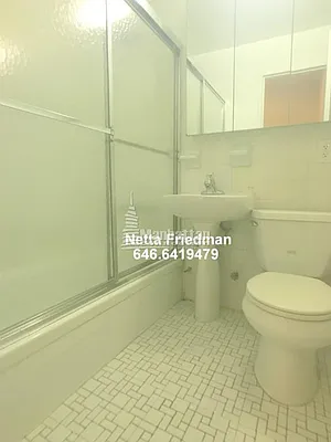 Rented by Manhattan Connection | media 3