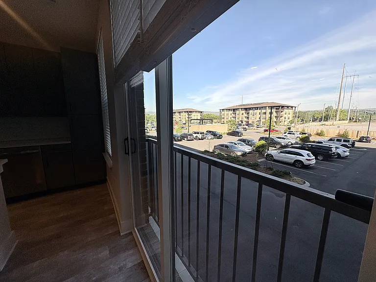 District at Riverside Apartments — Photo 77