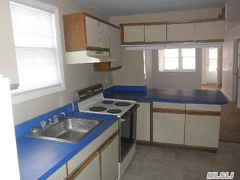 3rd image of 21 Cypress St