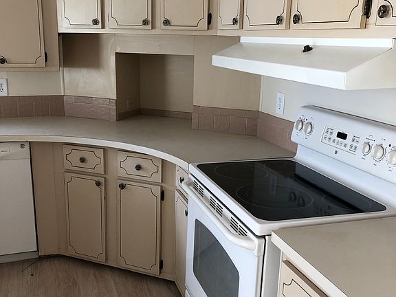 2nd image of 381 NE Jade Cir