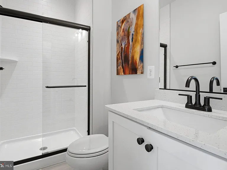 100 Glass Ln — Photo 6