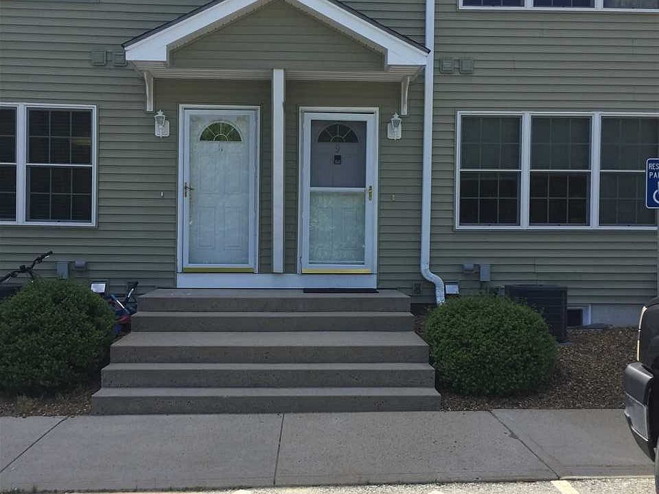 2nd image of 9 Steeple Chase Drive