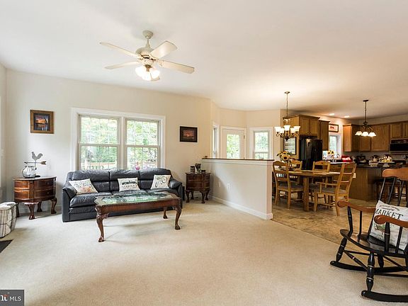 5th image of 7462 Coblentz Ave