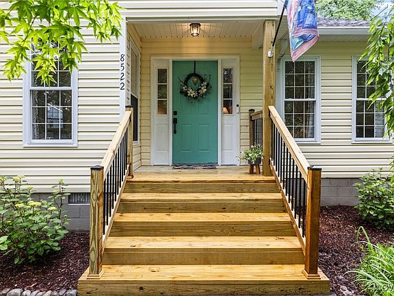 3rd image of 8522 Dwayne Ln