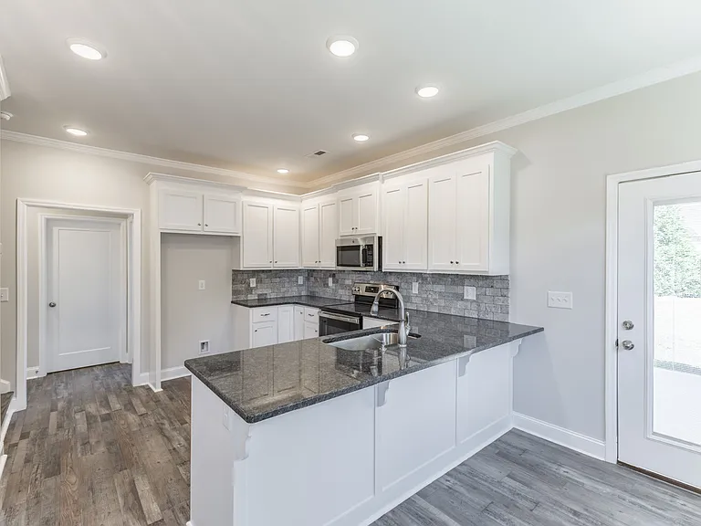 117 James Bowie Dr — Photo 8