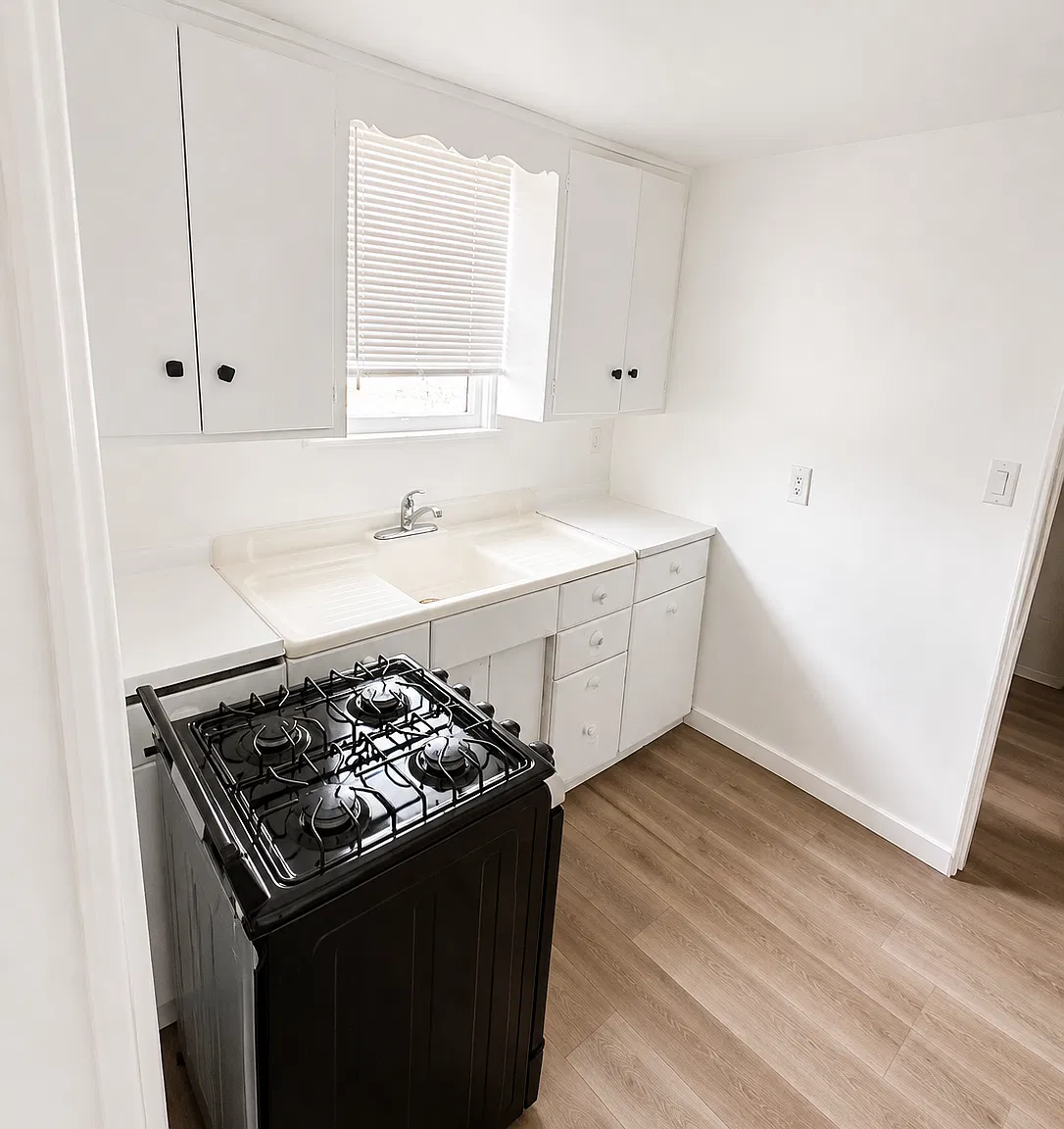 Studio, 333 sqft, $897 — Photo 3