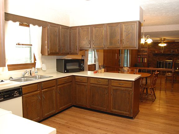 2nd image of 2734 E Buttonwood Ln