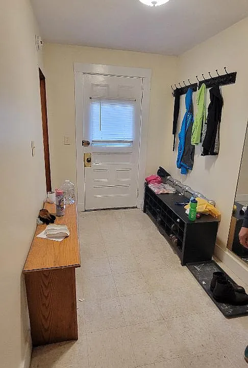 10-12 Brookway Rd #1