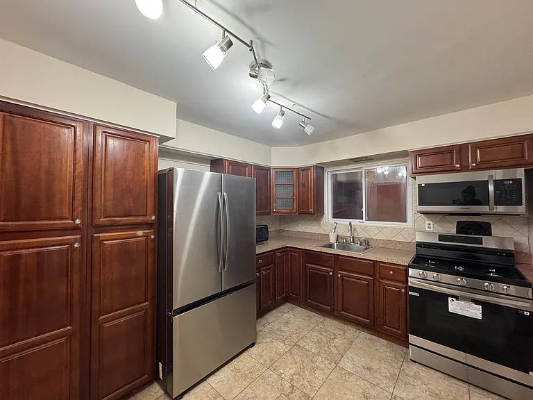 123 Spartan Ave #1 — Photo 8
