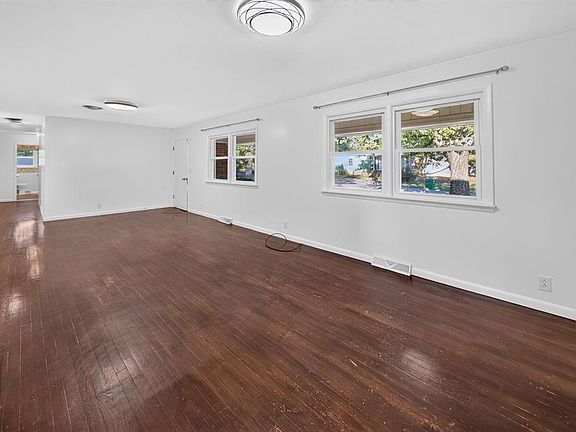 5th image of 155 Walnut St