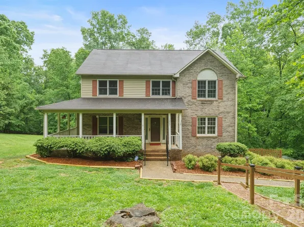 1227 Shirebourn, Hickory, NC 28602