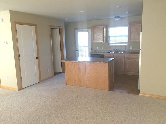 2nd image of 2871 W Hillshire Dr