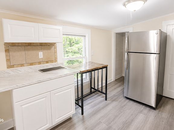 4th image of 125 Shelton Ave #2B