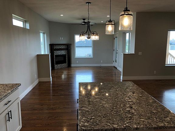 Dining/Hearth Rooms (Simulated)