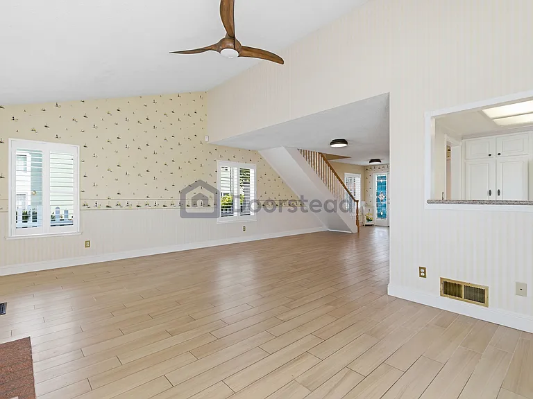 145 Shoreline Dr — Photo 8