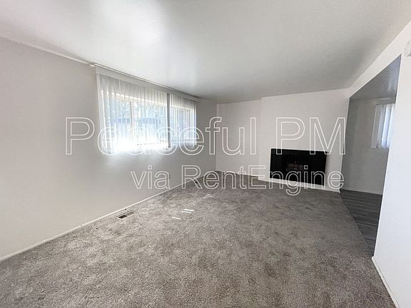 2nd image of 1475 E Brooklane Cir