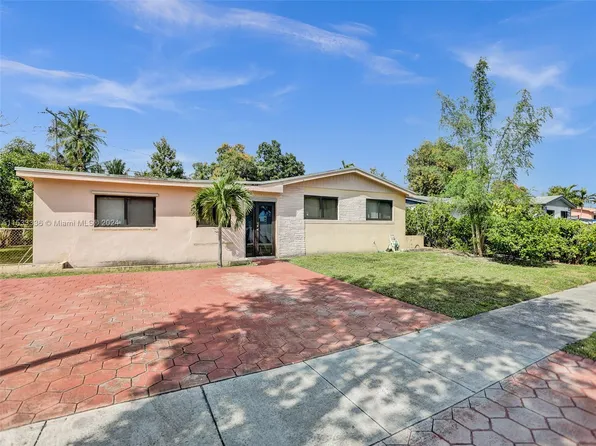 471 NE 180th Dr, North Miami Beach, FL 33162