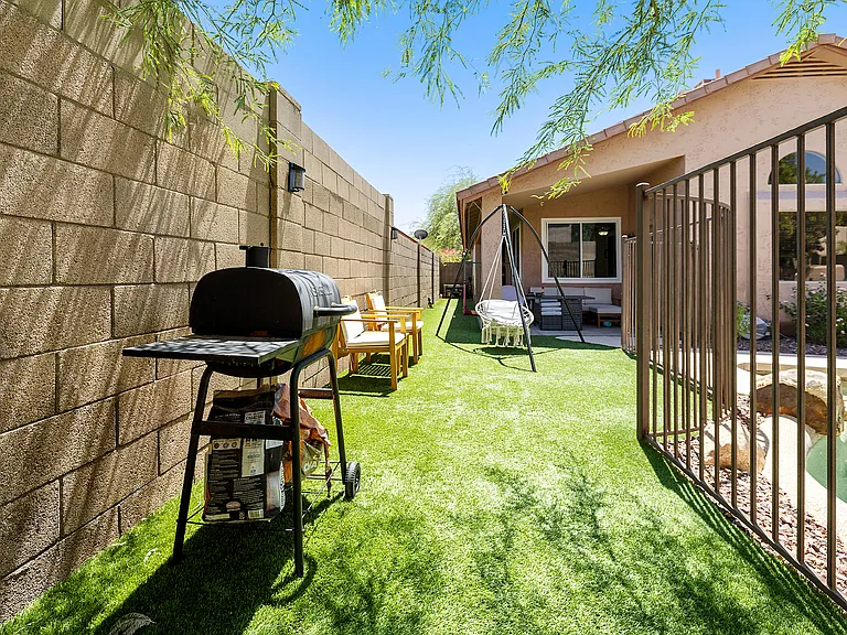 4704 E Weaver Rd — Photo 80